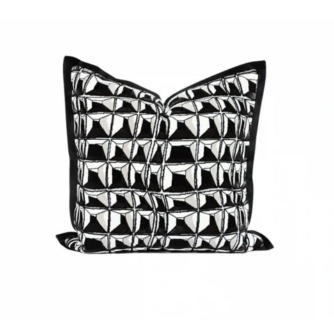 MONOCHROME MAGIC